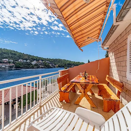 By The Sea Brna, Korcula - 10057 * Smokvica