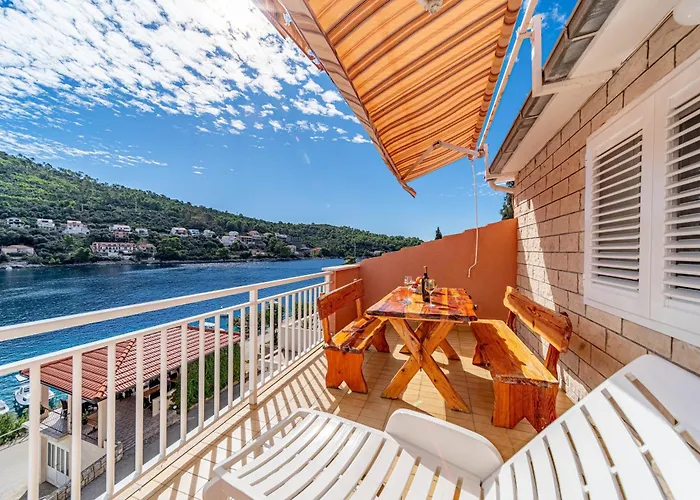 By The Sea Brna, Korcula - 10057 * Smokvica